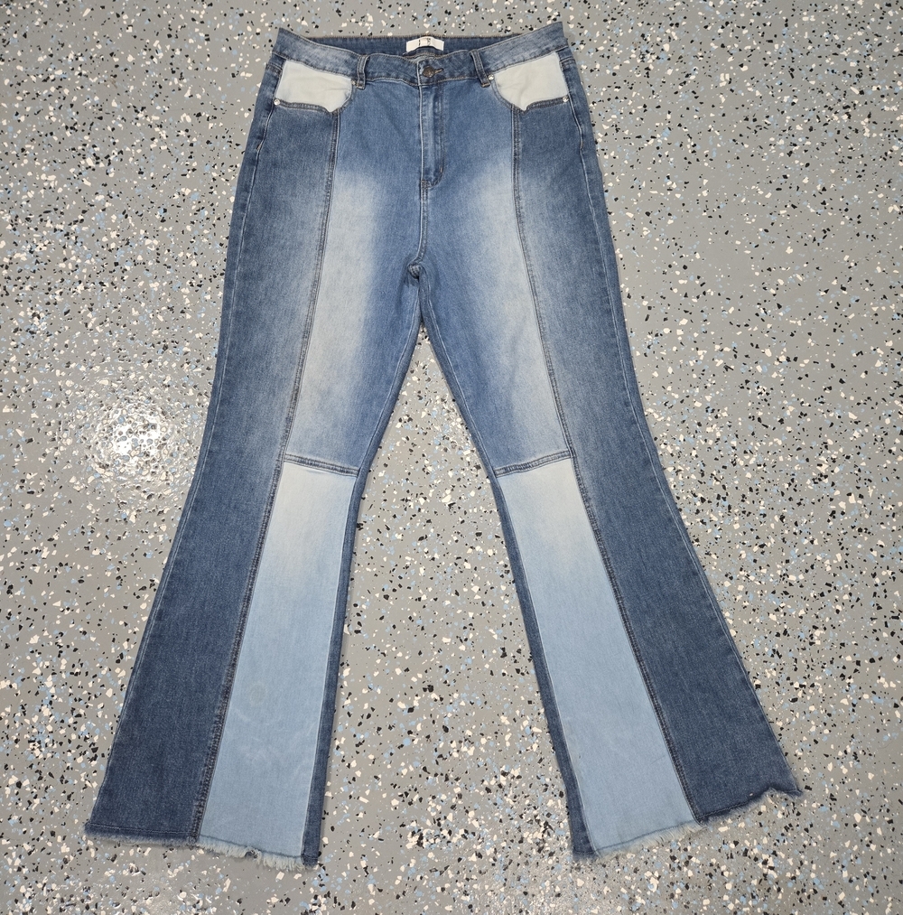 Madden NYC Patchwork Denim Stretch High Waisted Flare Jeans Blue Size 17 Boho